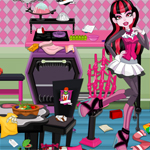 play Draculaura Messy Kitchen Cleaning