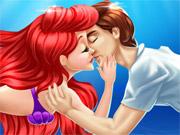 play Ariel Kissing Underwater