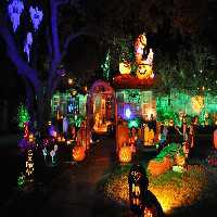 Fun Halloween Front Yard House